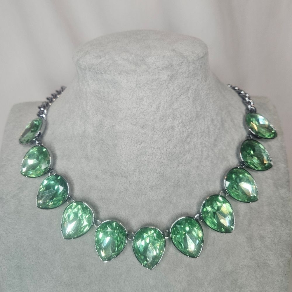 Vera Wang Green Pear Teardrop Rhinestone Necklace NWT 17+3" Extender RETIRED